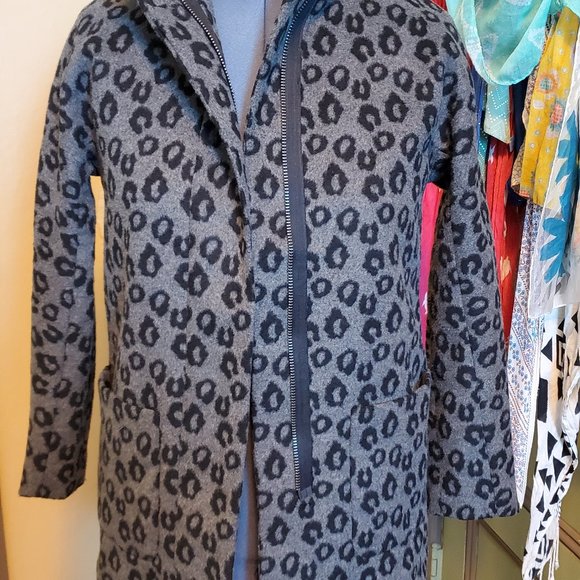 Grey Leopard Coat - Picture 1 of 2
